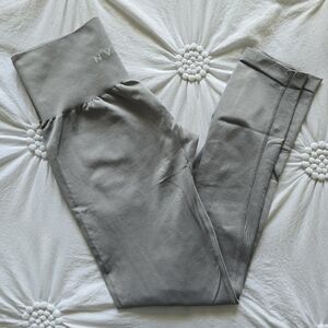 NVGTN Light Grey Solid Seamless Leggings